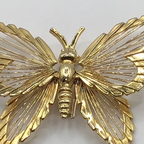 VINTAGE Monet Butterfly Wire Wings Brooch Pin Gold Tone Pin Estate Ins… - Picture 3 of 9